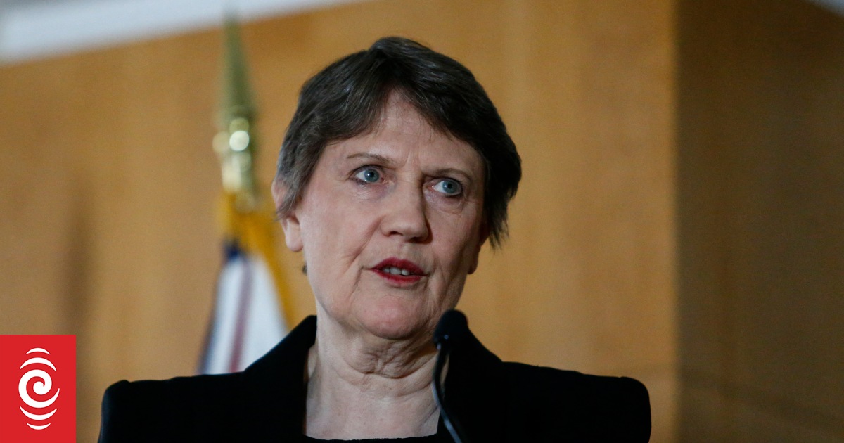 Helen Clark ve Don Brash tarafından eleştirilen “Luxon’un Yeni Zelanda dış politikasındaki radikal değişimi”