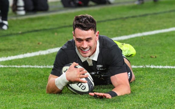 Will Jordan scores a try.