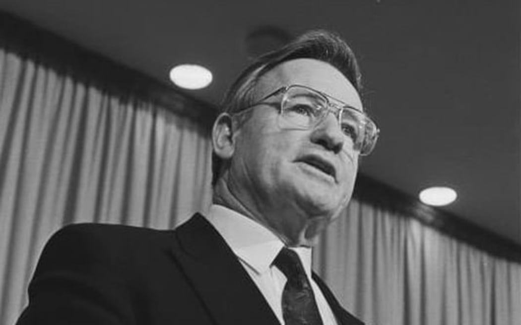 Prime Minister Jim Bolger announces Winston Peters' dismissal from cabinet, 1991