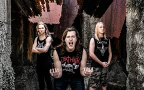 Alien Weaponry