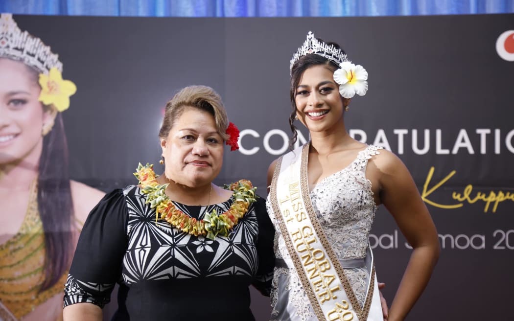 Hon. Mulipola Anarosa Ale Molioo and Haylani Kuruppu.