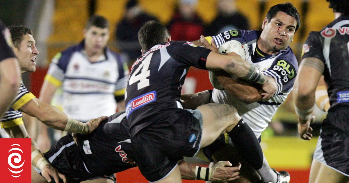 Former rugby league fan favourite Carl Webb dies aged 42 - Vimarsana News
