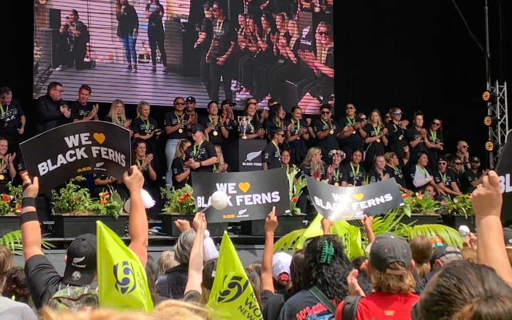 Fans greet Black Ferns in Auckland