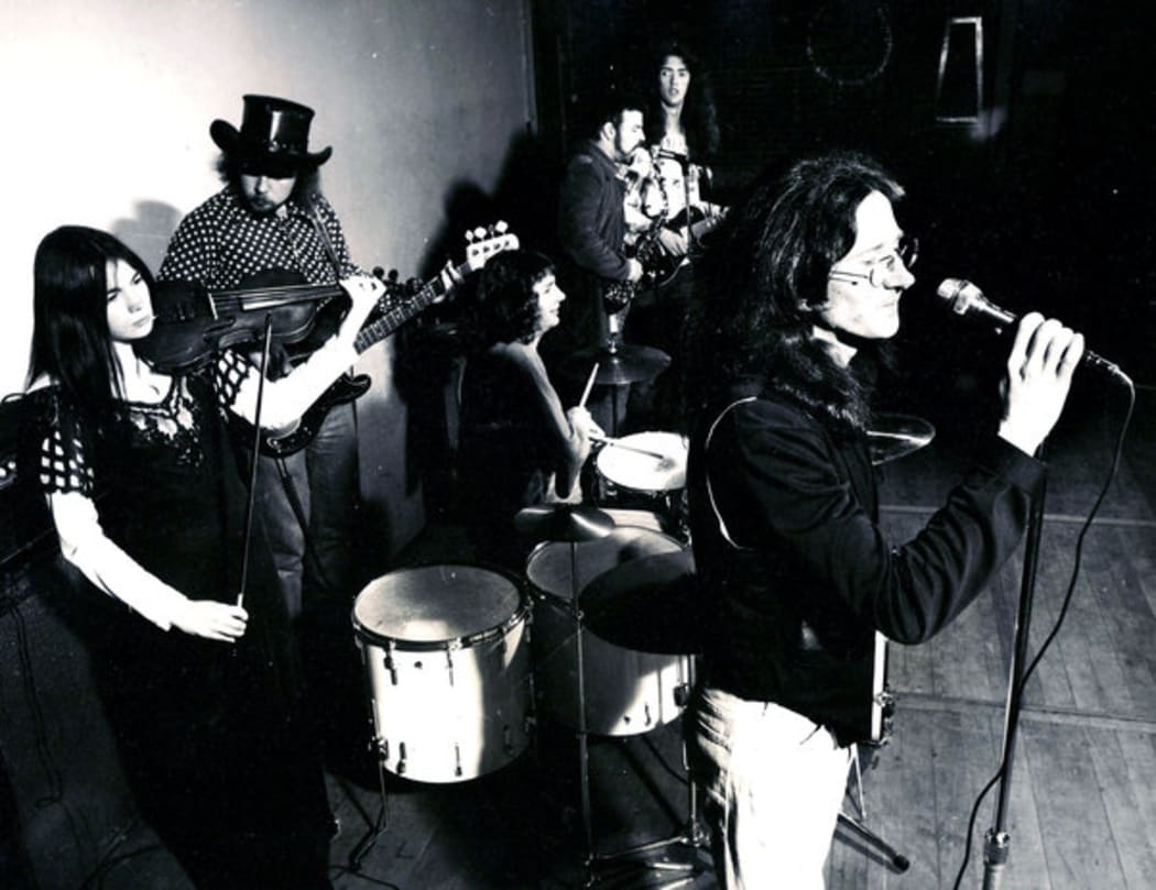 Mammal, 1974. Left to right Julie Needham, Mark Hornibrook, Kerry Jacobson, Rick Bryant, Robert Taylor, Tony Backhouse