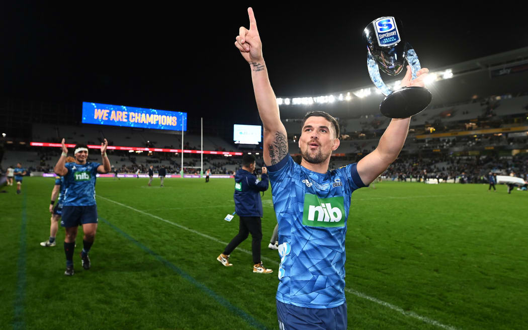 Otere Black celebrates with the trophy.
Blues v Highlanders, Sky Super Rugby Trans-Tasman Final. Eden Park, Auckland.