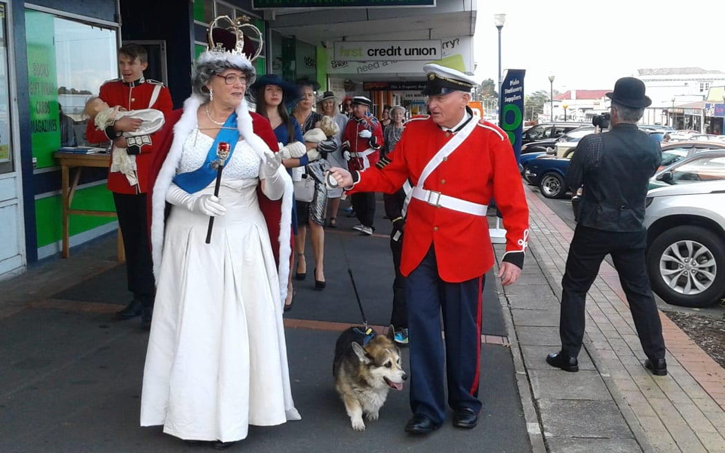 The Queen (Avalon Fryer) and Prince Phillip (John Fryer) take a walk around Te Aroha.