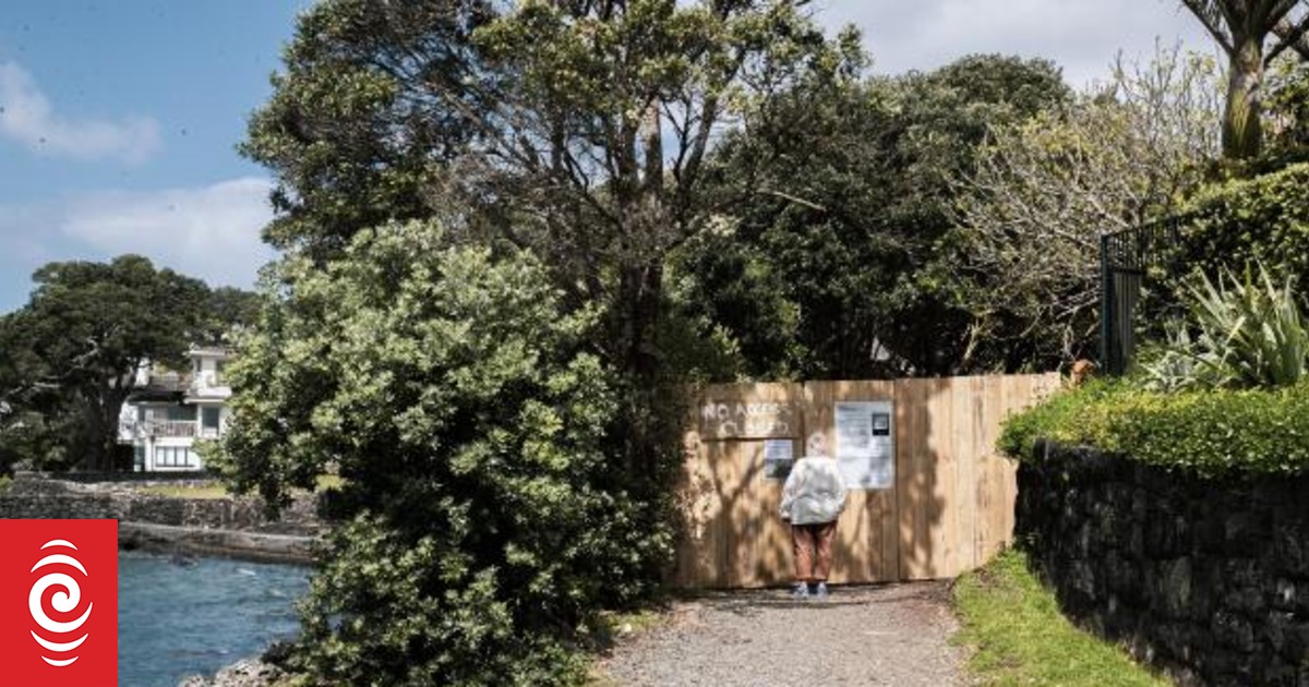 Property at centre of North Shore walkway stoush now up for sale - Vimarsana News