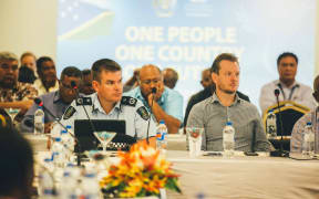 Solomon Islands' Police Commissioner, Matthew Varley (L), and RAMSI special coordinator Quinton Devlin (R).