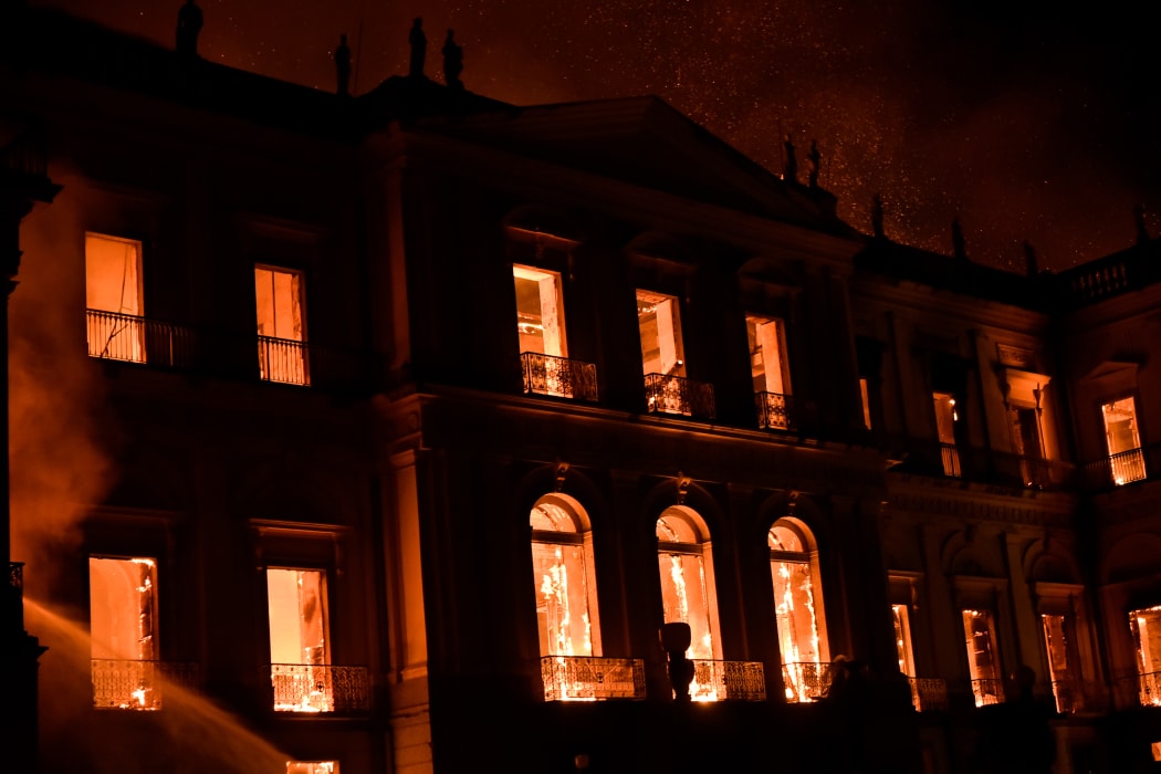 A massive fire reaches the National Museum, located in Quinta da Boa Vista.