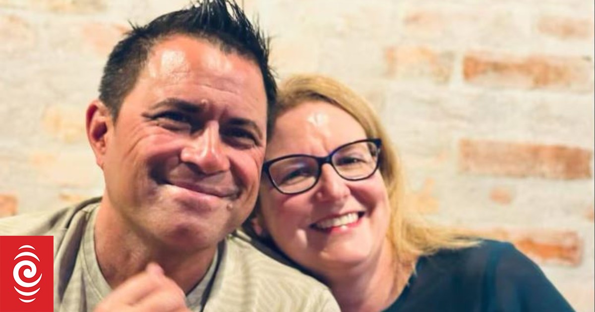 Man almost loses leg to sepsis after cut to back of head with barber's clippers - Vimarsana News