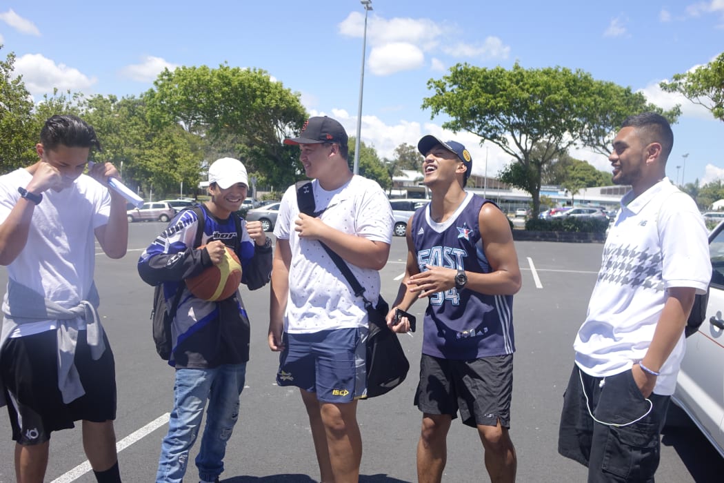 Joseph Parker is the popular pick for this group in South Auckland who predict he will win by knock out in round 7.