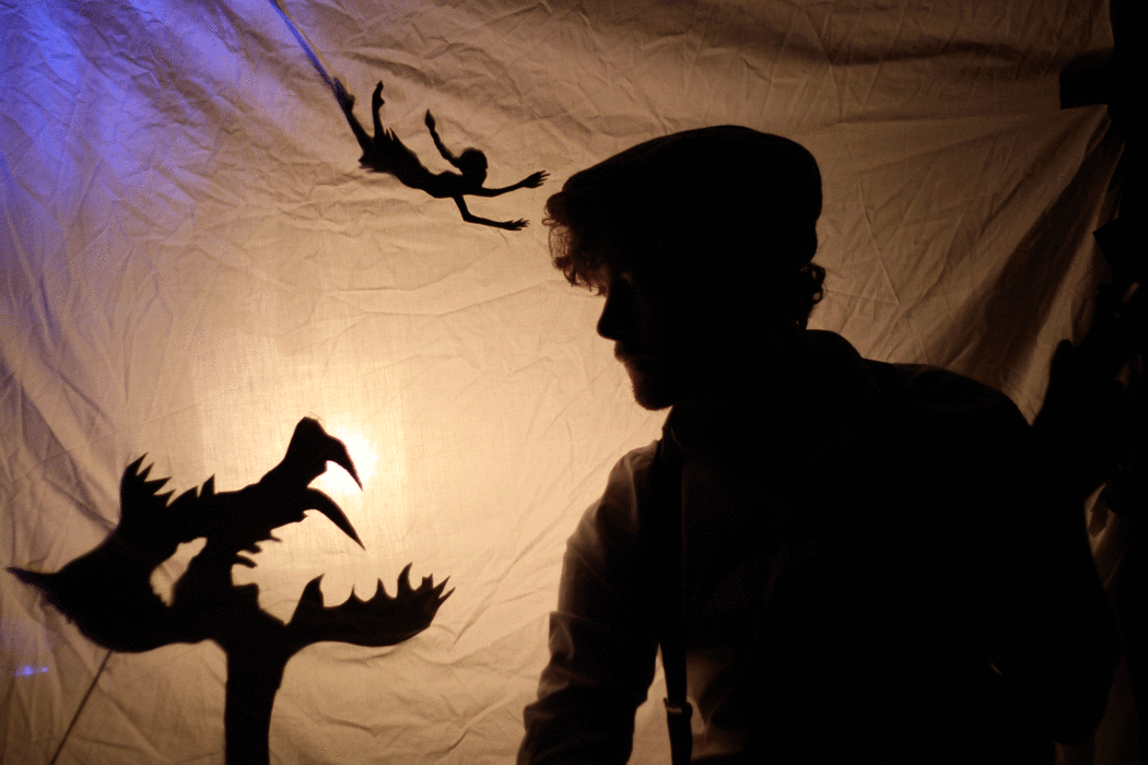 A picture from Trick of the Light Theatre's The Road That Wasn't There