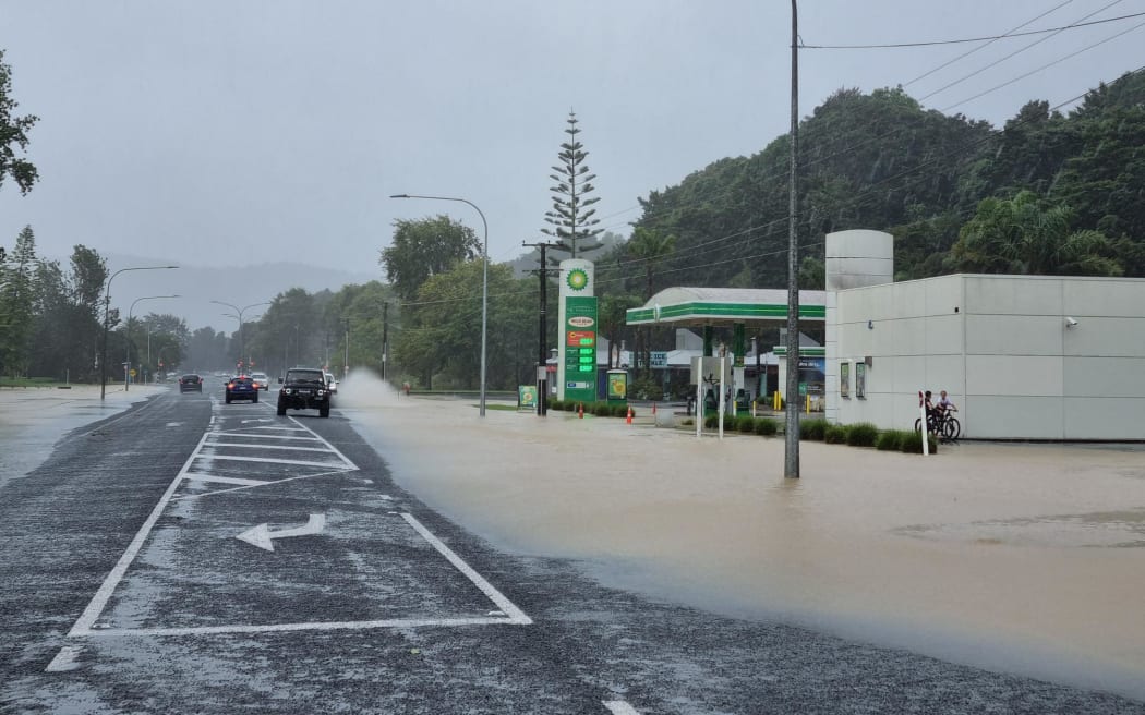 Flooding has begun as a result of Cyclone Gabrielle on Riverside Drive in Northland's Whangārei.