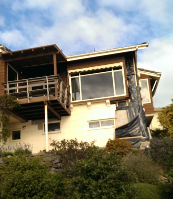 A quake-damaged Redcliffs home.