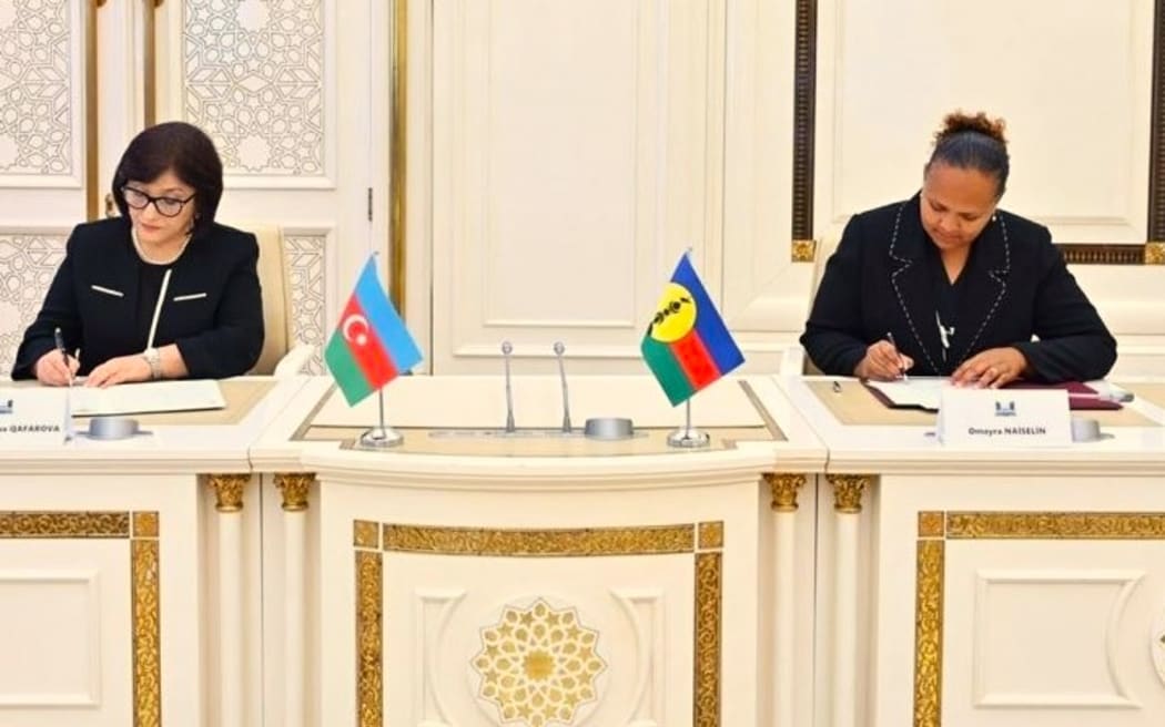 Azerbaijian’s National Assembly Chair Sahiba Gafarova (left) and pro-independence Congress member Omayra Naisseline signed a memorandum of cooperation in Bakou – Photo Bakou Initiative Group