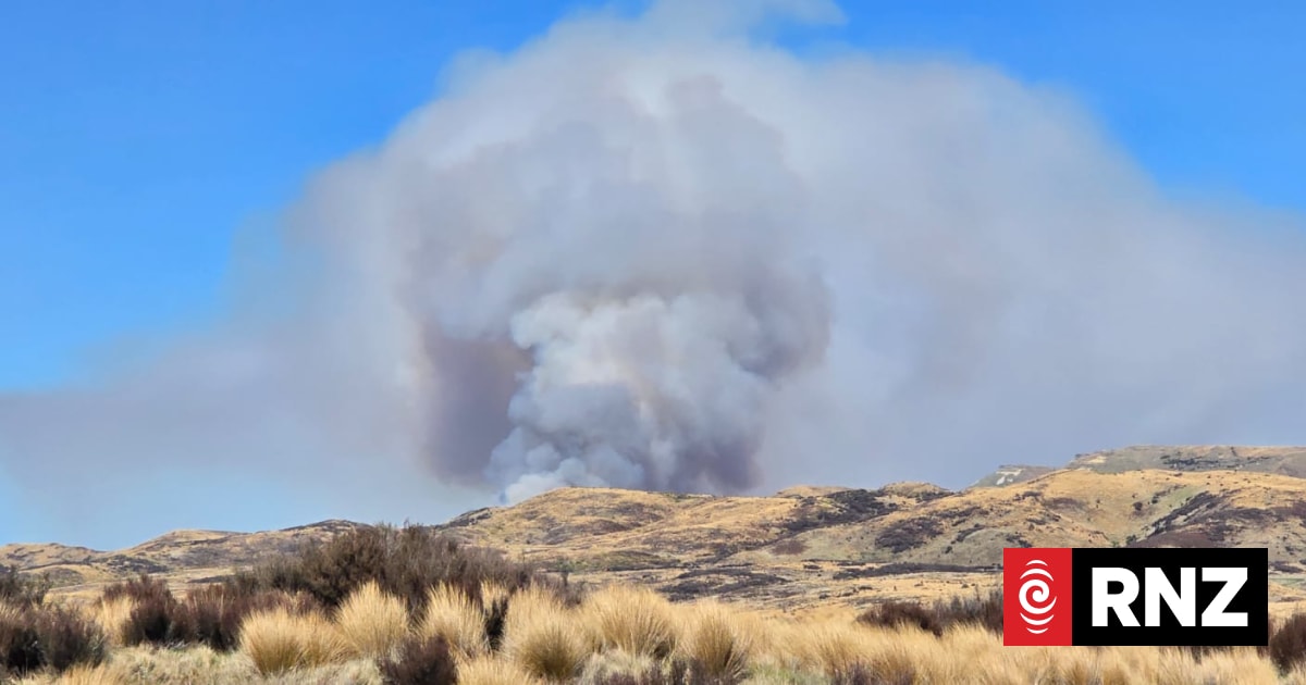 Firefighters battle blaze in Central Plateau military zone