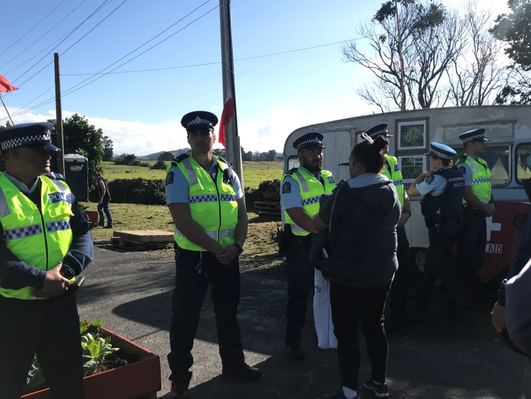 Police at Ihumātao to serve an eviction notice by a bailiff against people who have been occupying the site.