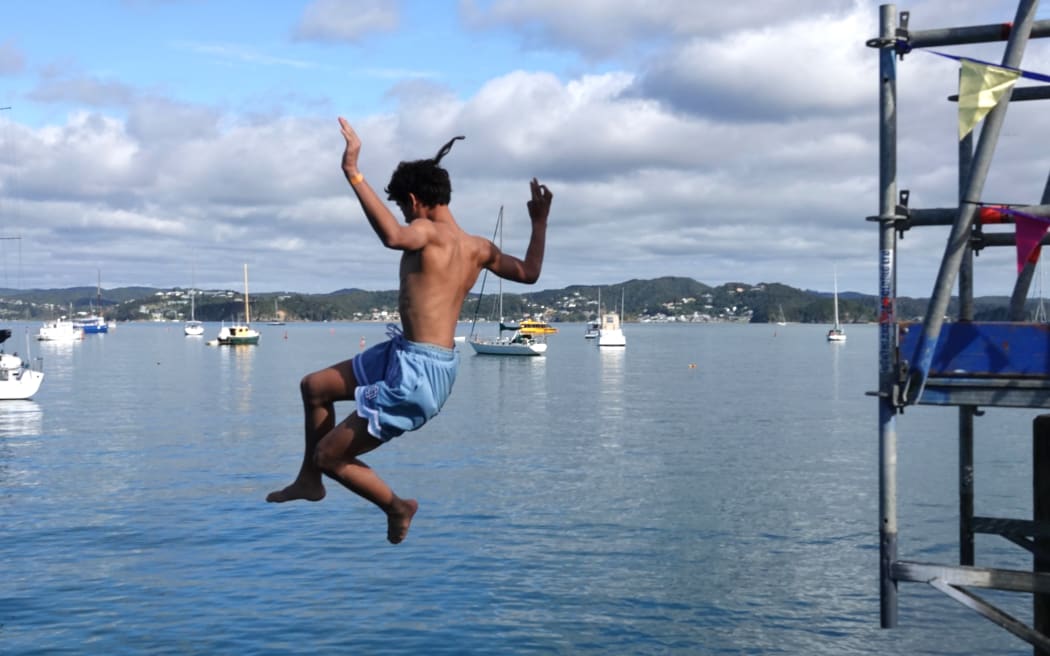 Watarauhi, aka Ruru from Whangaruru, shows his style.