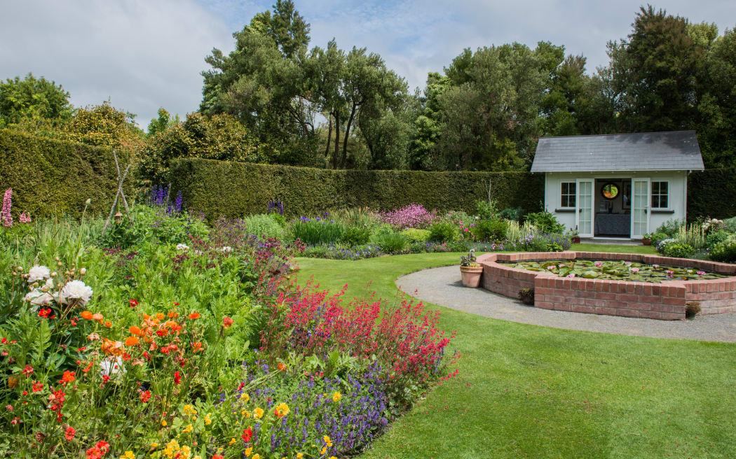 Broadfield Garden, Rolleston