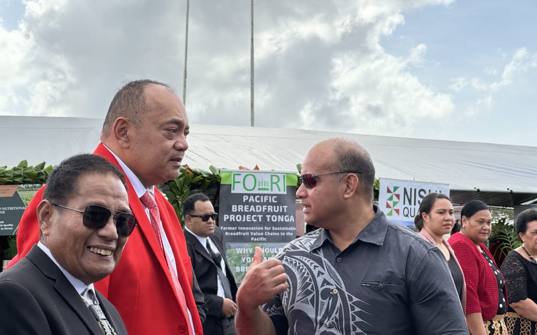 Tonga PM, Hu'akavameiliku, middle in red, with the FSM, left, and Nauru, right, presidents.