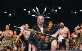 Team Angitū performs.