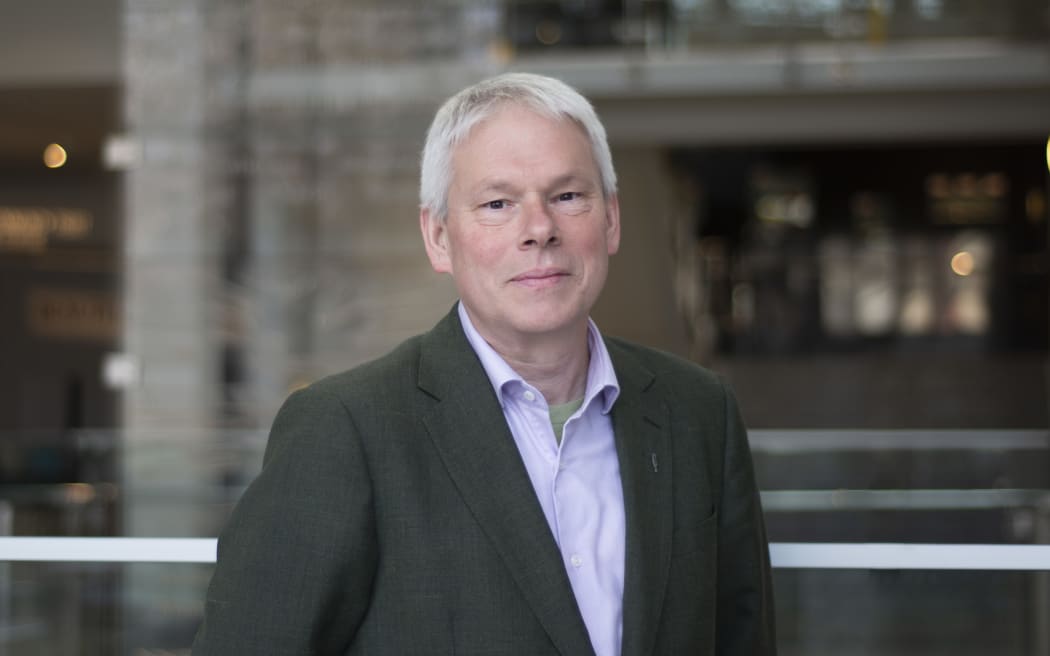 Dr Ian Griffin