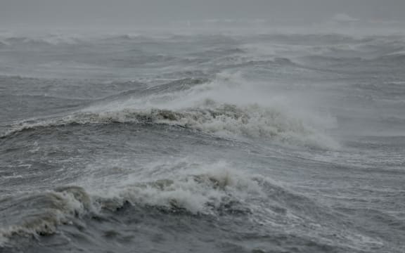Wellington Harbour swell from Port road, Seaview.