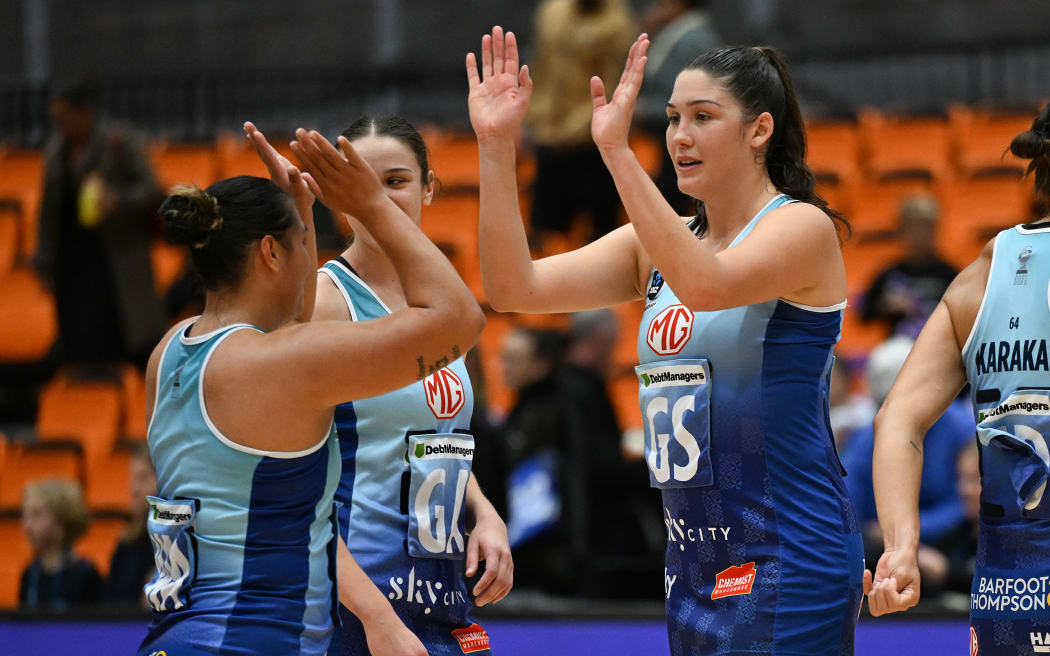 Peta Toeava celebrates with Hannah Glen.
Stars v Mystics. ANZ Premiership Netball. Pullman Arena. Auckland. Monday 13 May 2024. © Photo: Andrew Cornaga / Photosport