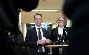 Steinkjer 20241105. 
State prosecutors Eli Reberg Nessimo and Rikhard Haugen Lyng (left) during a press conference after the trial against the municipal superintendent in Frosta in Trondelag district court.
Doctor Arne Bye is accused of raping 87 patients in Frosta, where he was a doctor. In addition, he allegedly abused his position for sexual intercourse with 94 women. Bye pleads guilty to three counts of rape and 35 counts of abuse of position.
Photo: Gorm Kallestad / NTB (Photo by GORM KALLESTAD / NTB via AFP)