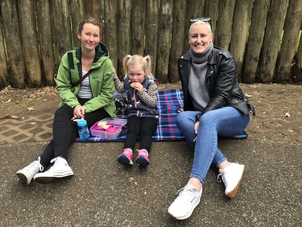 L-R Jule Riggers, Ava and Morgan Holyoake, CEO of Au Pair Link