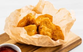 chicken nuggets with sauce