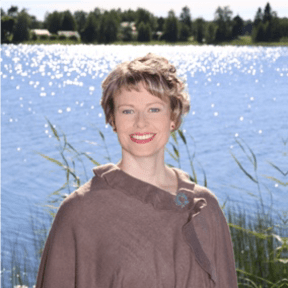 publicity shot of Finnish composer Sanna Ahvenjärvi