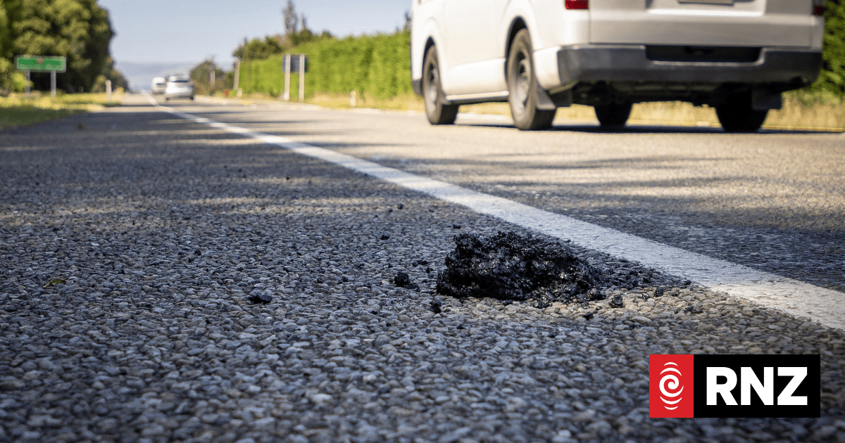 Culprit behind tar clumps from Waiouru to Wellington still unknown