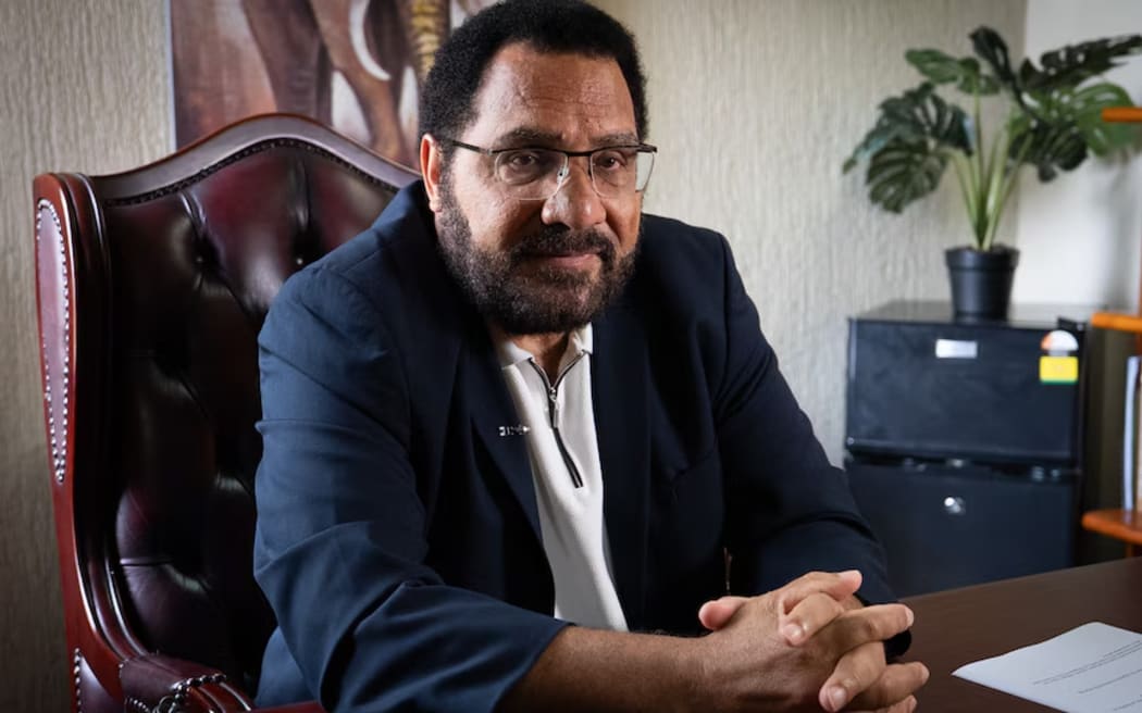 Sir John Pundari says those who don't surrender their guns will face the full force of the law.