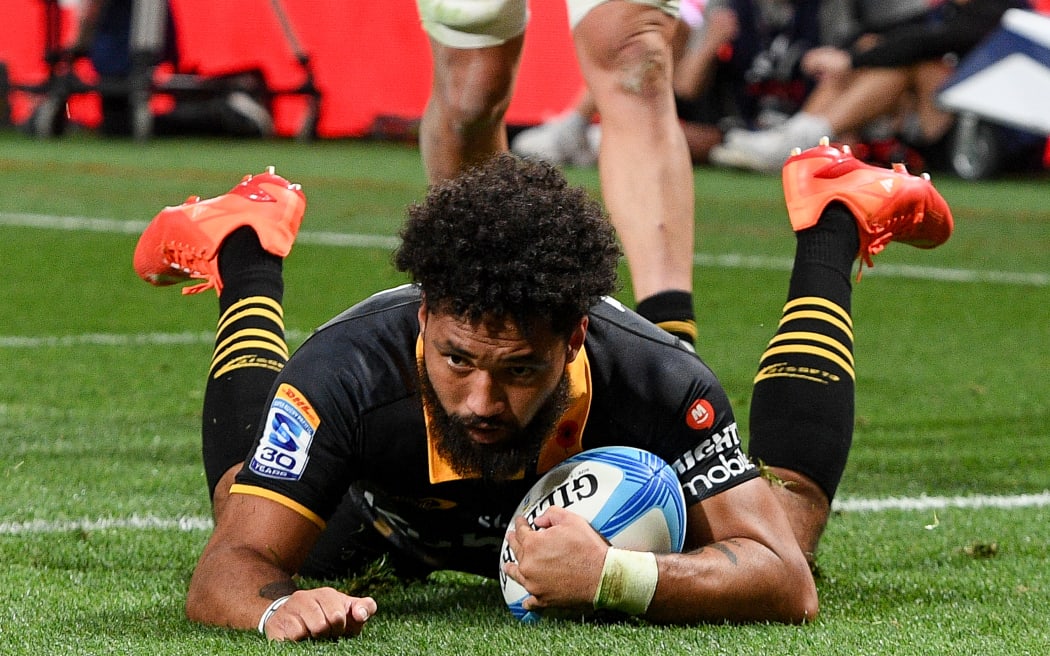 'Can you chip in?': coach's cheeky plea to keep Fineanganofo in country ...