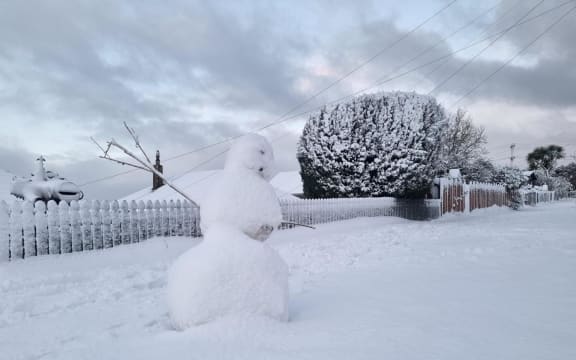 Snow in Dunedin's hill suburbs.