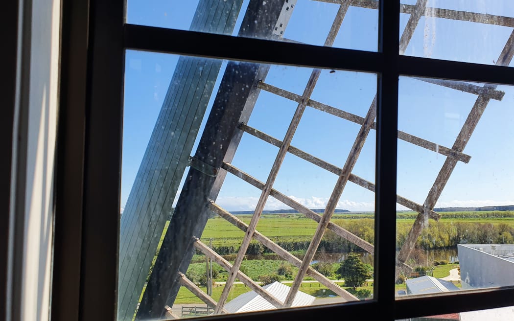 The De Molen mill in Foxton uses the power of notorious Manawatū winds to grind flour.
