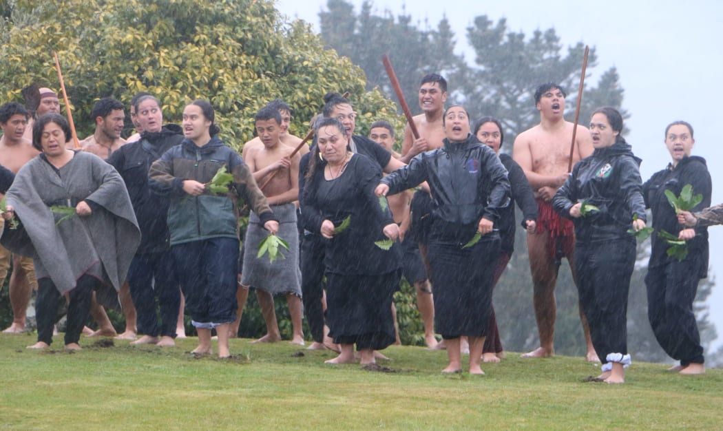 Rua Kēnana pardoning agreement ceremony in the Ureweras.