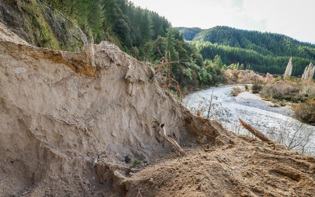 The wangapeka West Bank rd slip.