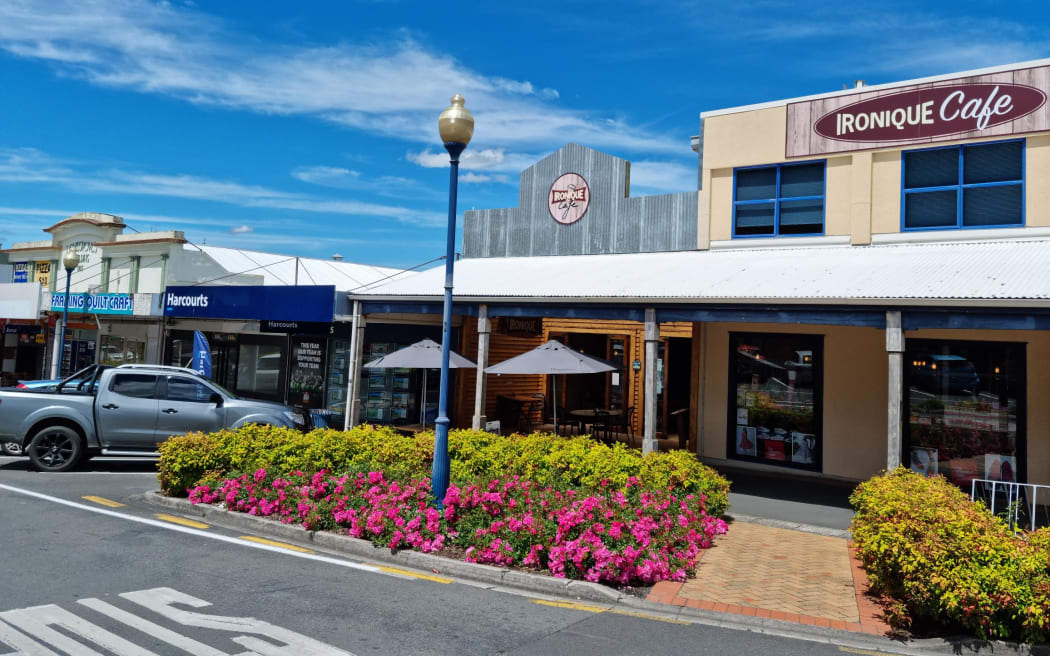Street view outside Ironique Cafe in Te Aroha.