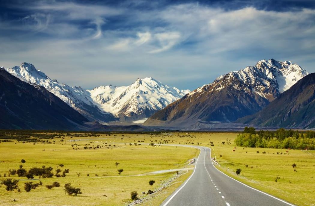 NZ landscape snow