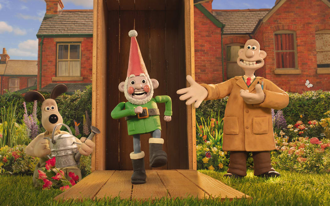 Wallace & Gromit: Vengeance Most Fowl (2024) with Wallace, Norbot and Gormit.