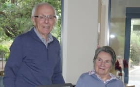 Geoff and his wide Ailsa pose with their award.