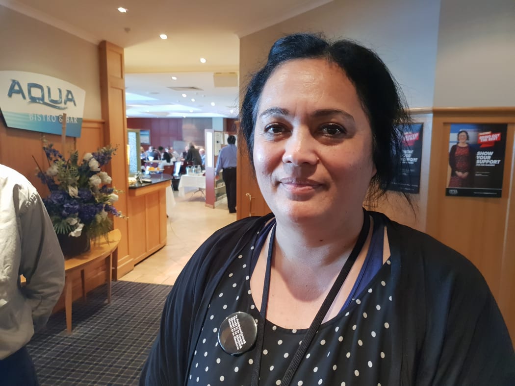 Kylee Houpapa from Auckland.