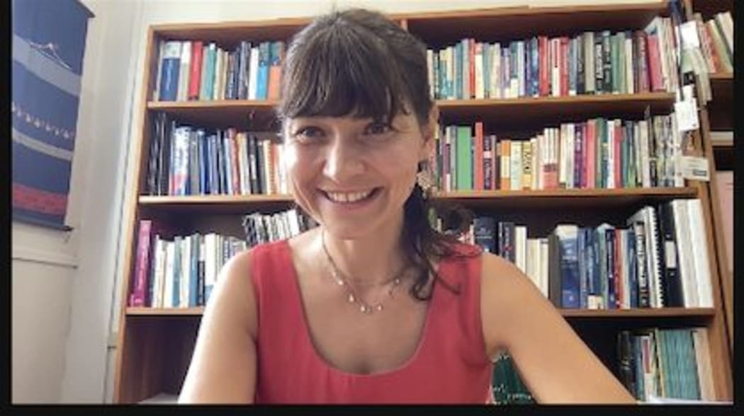 Dr Andreea Calude