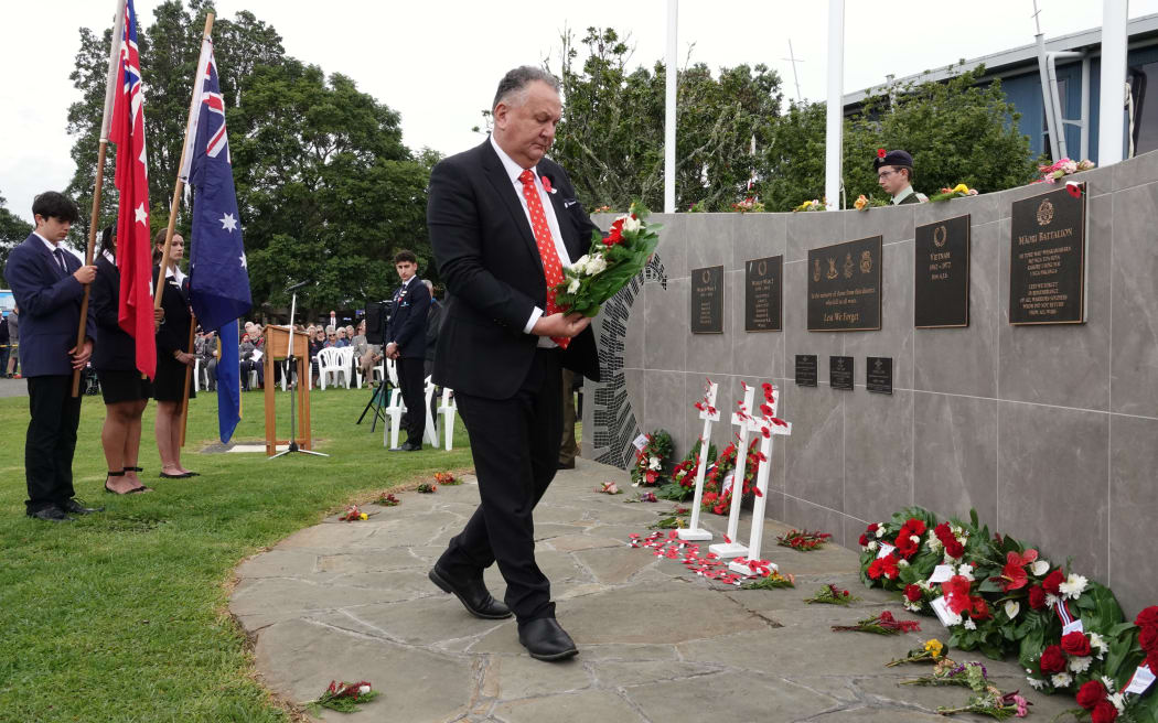 Government Minister Shane Jones lays a wreath at Kerikeri’s memorial wall.