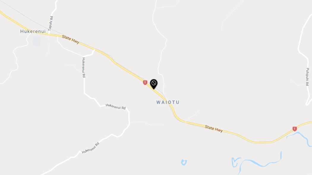 A three-car crash has shut the highway between Hukeranui Road and Jordan Valley Road in Hikurangi.