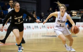 White team Mary Goulding during the New Zealand Tall Ferns Showcase before the NZ National Basketball League Grand Final held at Trusts Stadium, Auckland, New Zealand.  01  August  2020       Photo: Brett Phibbs / www.photosport.nz