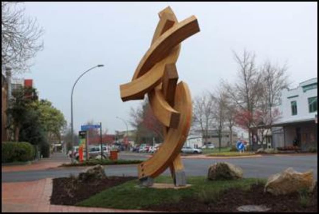 The sculpture, at the intersection of Tutanekai and Haupapa streets.