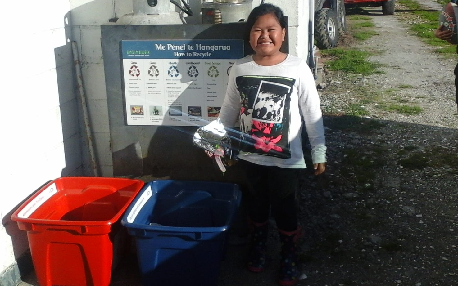 Tamariki get involved in recycling at Oturu Marae in Kaitaia.